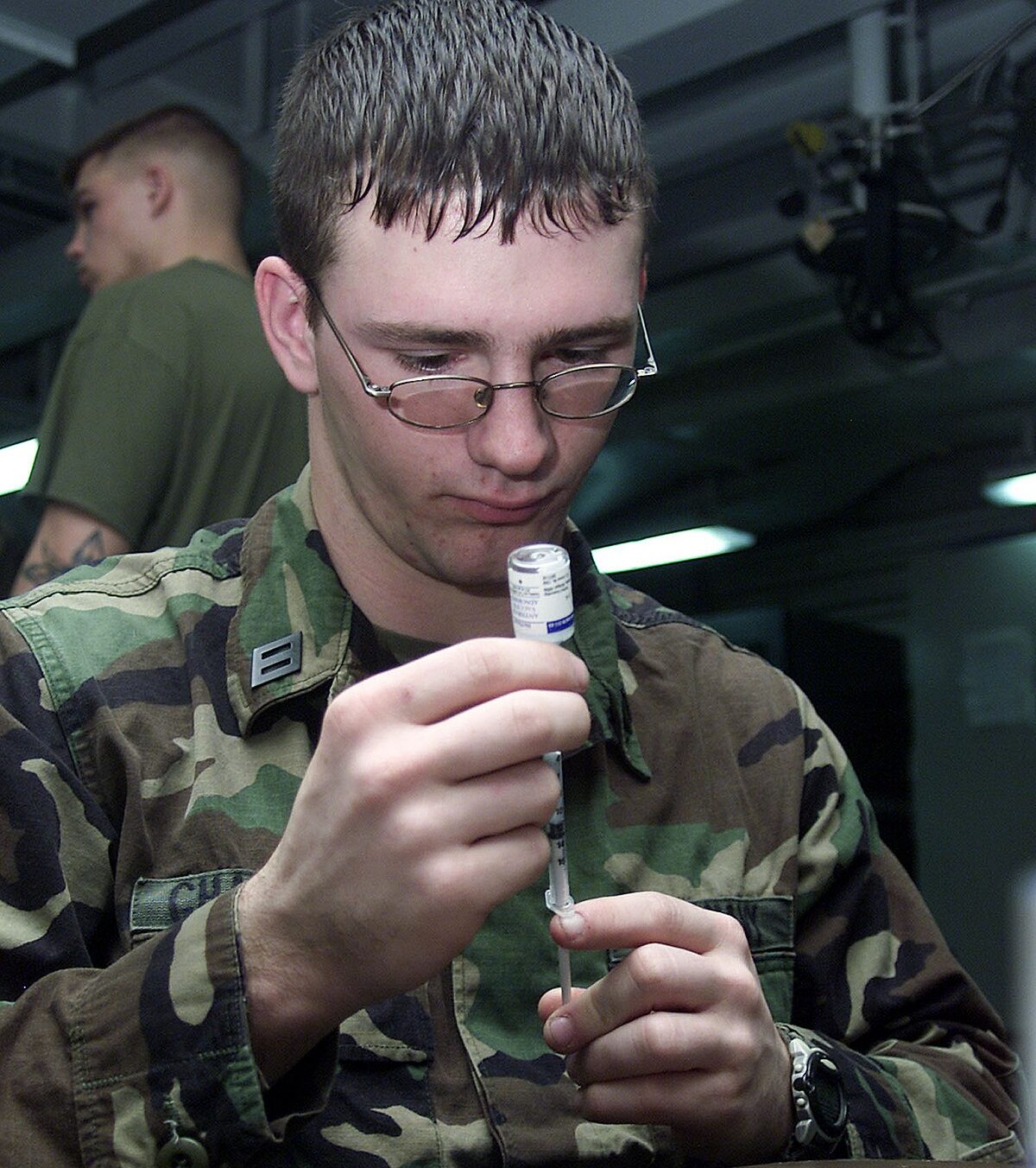 1200px-US_Navy_030114-N-5027S-002_Preparing_Anthrax_vaccine_aboard_USS_Saipan